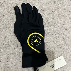Stella McCartney gloves new with tags never worn - size large